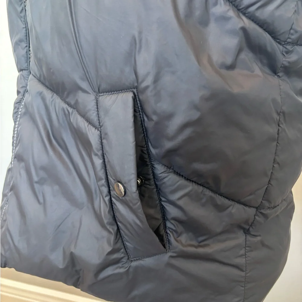 Vero Moda Black Hooded Vest - Picture 3 of 6
